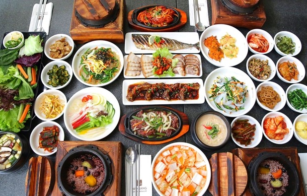 Bát đĩa sứ giá rẻ cập nhật trên bàn của người Hàn Quốc rất phong phú đa dạng