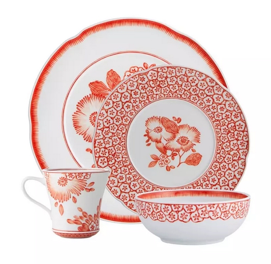 Bộ bát đĩa sứ mang màu hồng màu yêu thích của dân châu Á